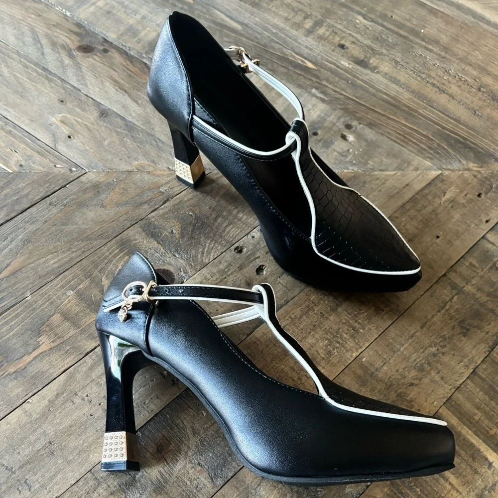 Black Pointed-Toe T-Strap Flats‎ with White Piping